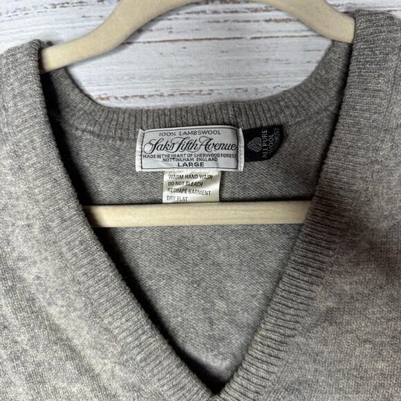 Saks Fifth Avenue 100% Lambswool V Neck Sweater Vest Lg - Picture 2 of 3